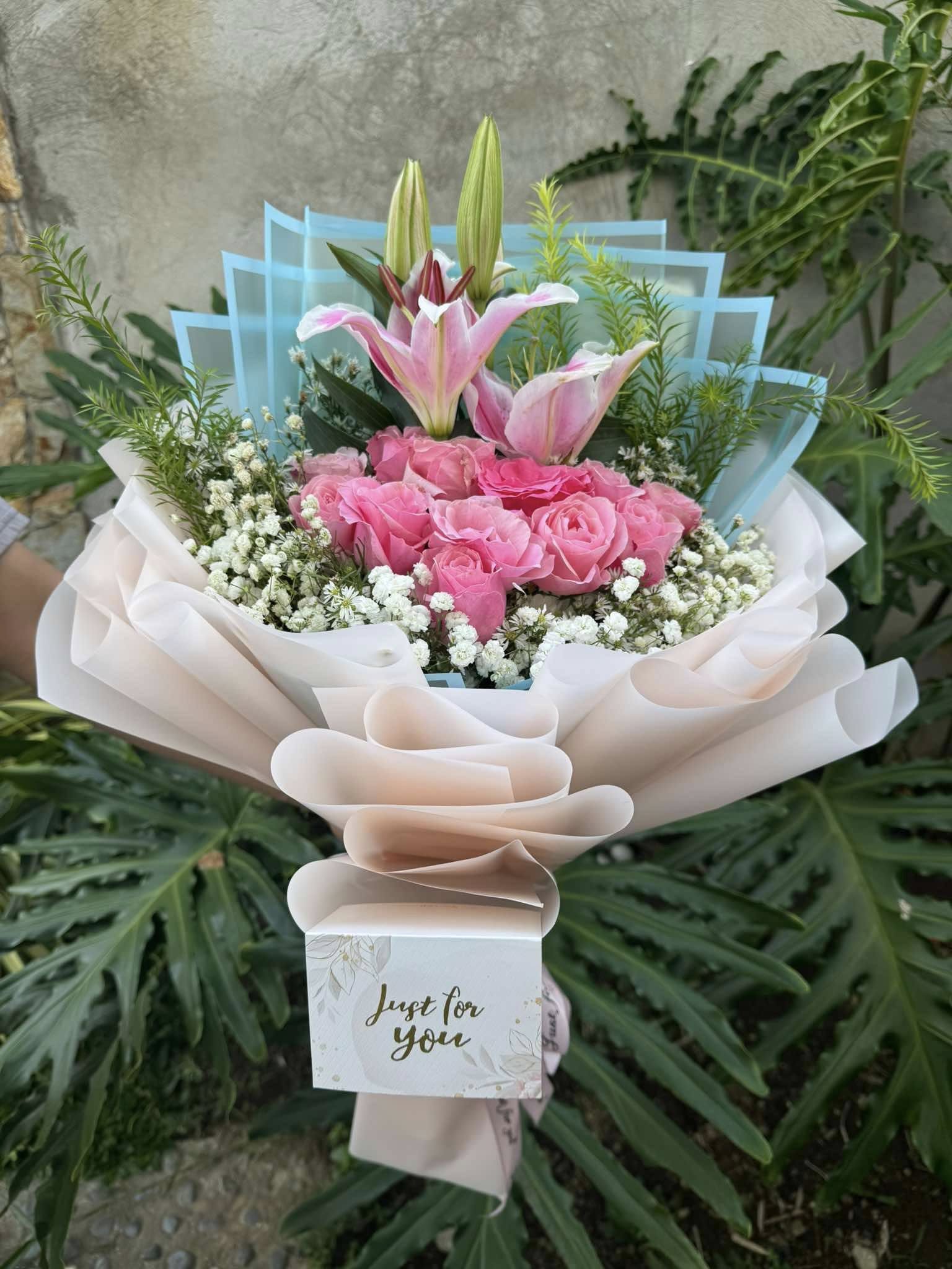 52 arrangement detail